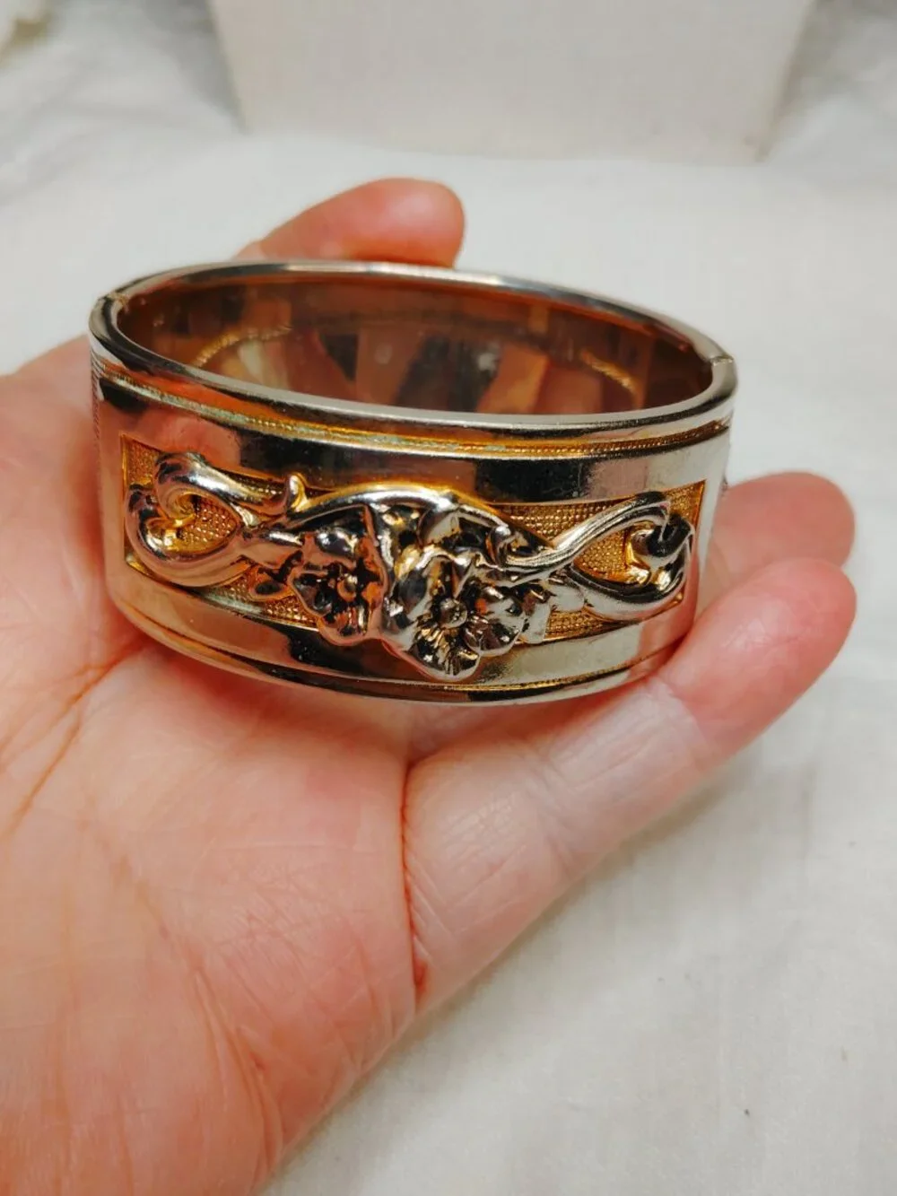 Vintage Two‑Tone Floral Repoussé Hinged Bangle Bracelet